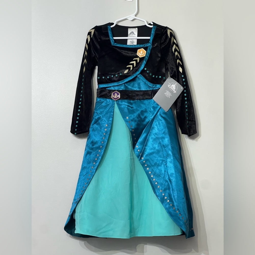 Disney Frozen 2 Anna Costume size 4 toddler/girls new with tags.  Dress and cape - Picture 3 of 8